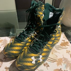 Under Armour ClutchFit Spine Men SIZE 12